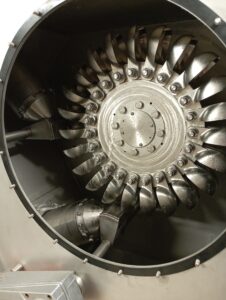 Detail peltonovy turbíny
